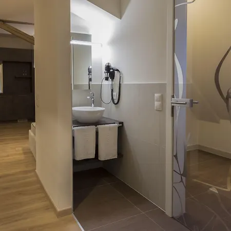 מלון Hotel-jakobslust 3*